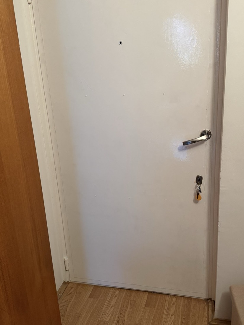 Metalna ulazna vrata sa cilindarskom bravom